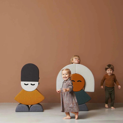 Kinder-Pouf "KK Mr. Half Circle Face"