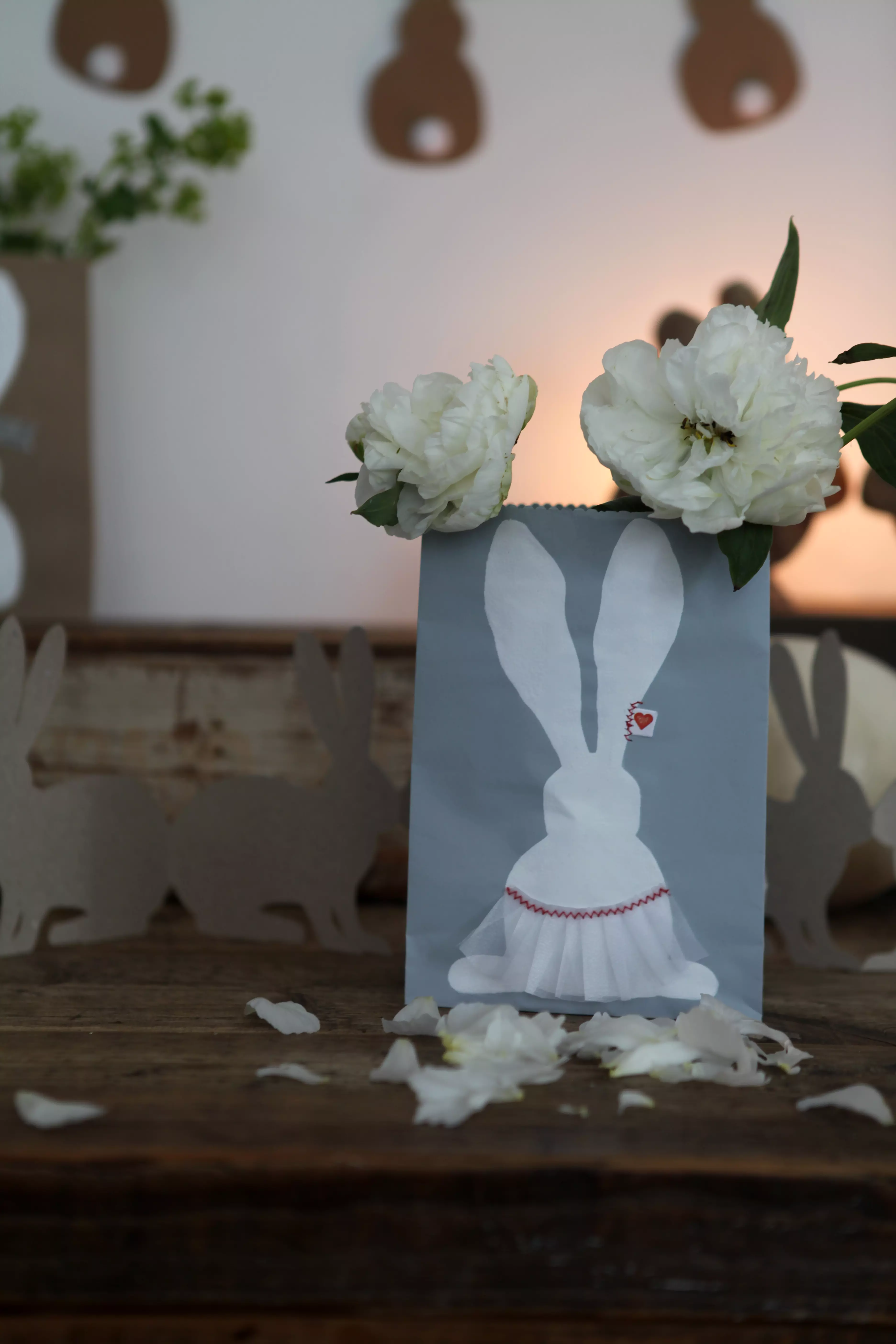 Papiergeschenktüte "Hase Tütü"